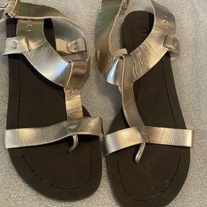 Moda Gold Sandals size 7.5 metallic gold strappy , ankle strap , buckle.